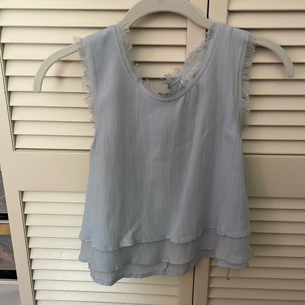 Cute light blue top